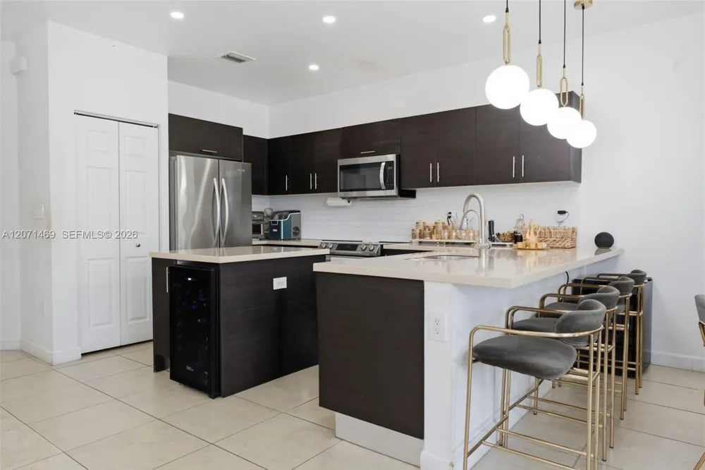 7042 NW 103rd Path Doral, FL 33178