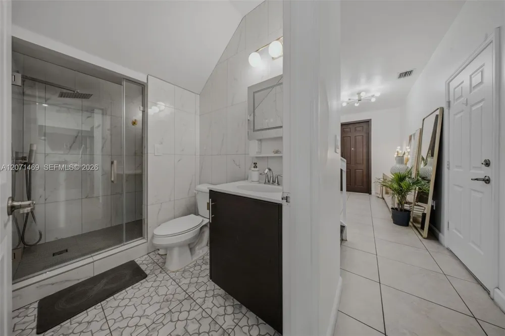 7042 NW 103rd Path Doral, FL 33178