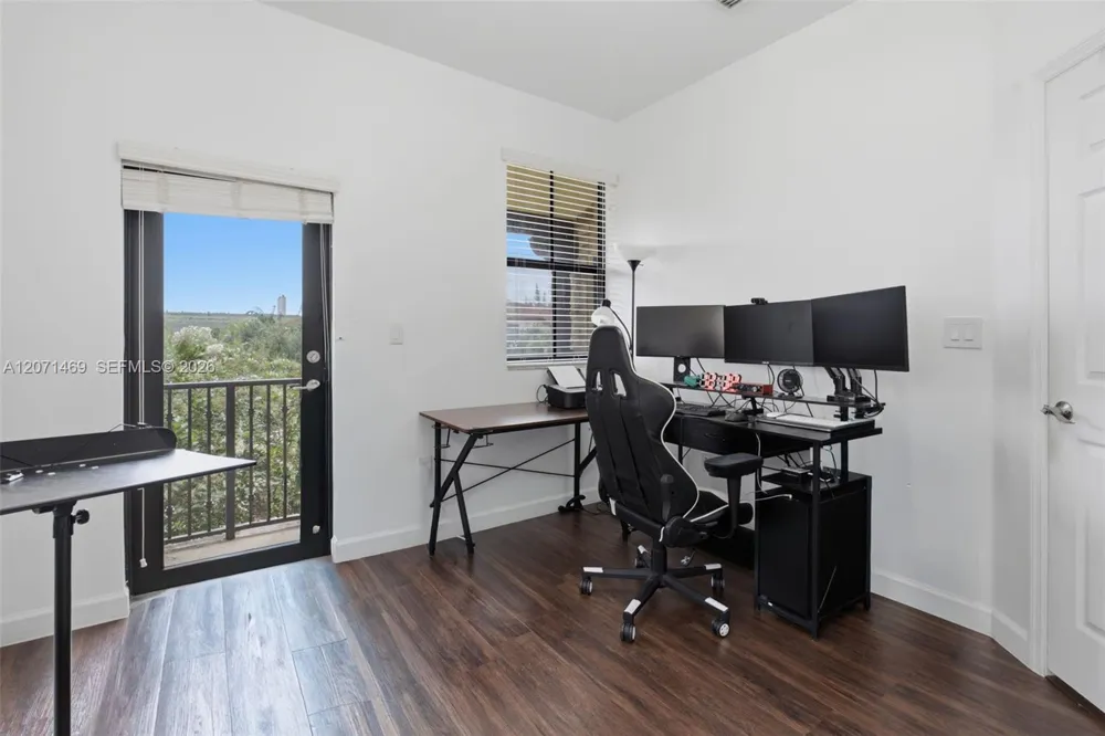 7042 NW 103rd Path Doral, FL 33178