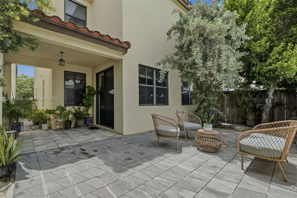 7042 NW 103rd Path Doral, FL 33178