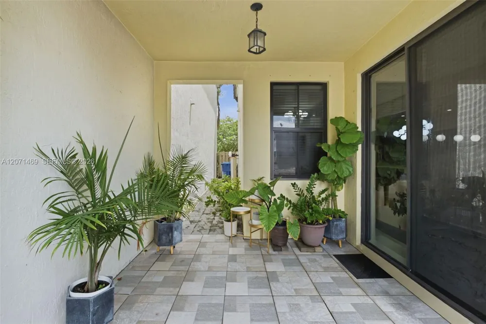 7042 NW 103rd Path Doral, FL 33178