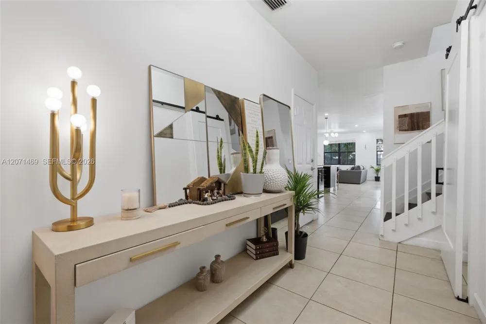 7042 NW 103rd Path Doral, FL 33178