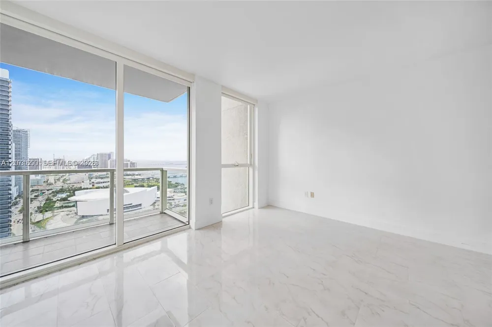 244 Biscayne Blvd #3704 Miami, FL 33132