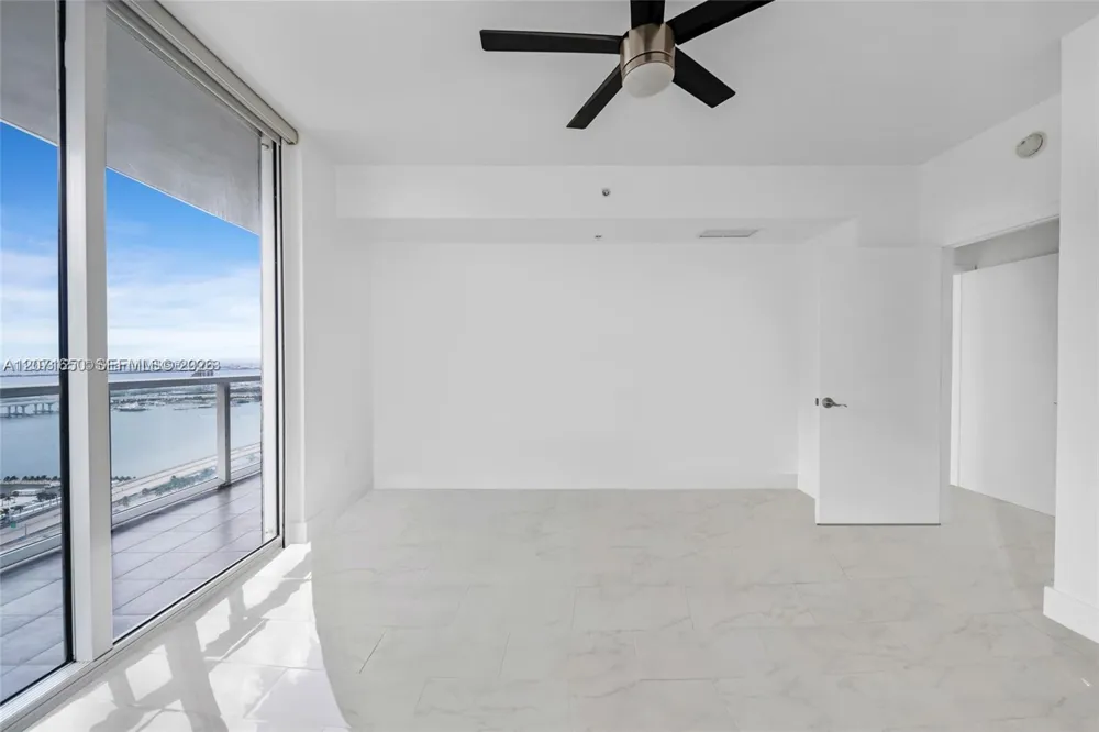 244 Biscayne Blvd #3704 Miami, FL 33132