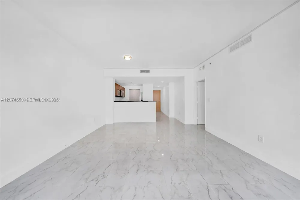 244 Biscayne Blvd #3704 Miami, FL 33132