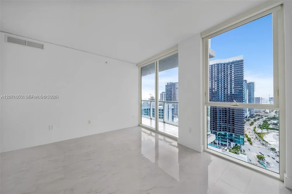244 Biscayne Blvd #3704 Miami, FL 33132