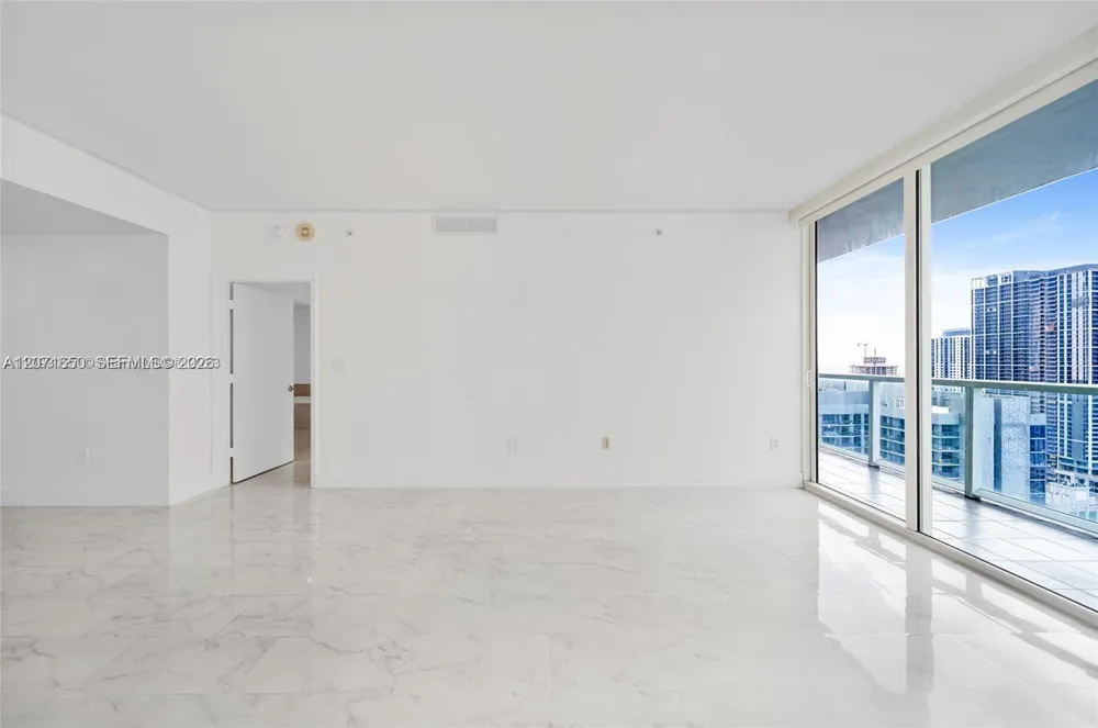 244 Biscayne Blvd #3704 Miami, FL 33132