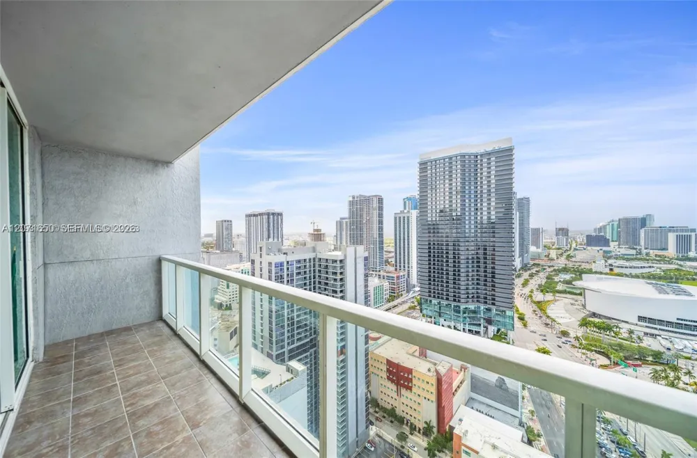 244 Biscayne Blvd #3704 Miami, FL 33132