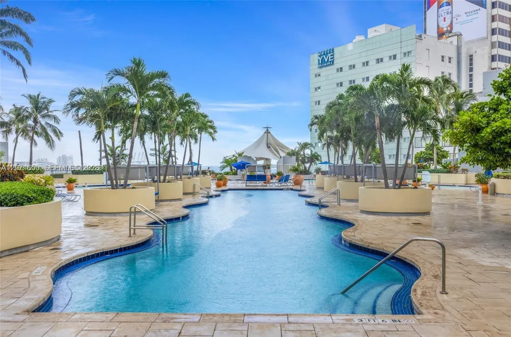 244 Biscayne Blvd #3704 Miami, FL 33132