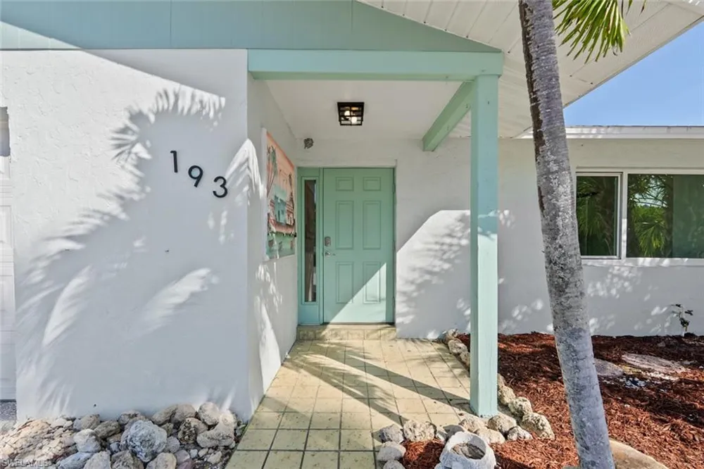 193 Hibiscus Drive Fort Myers Beach, FL 33931
