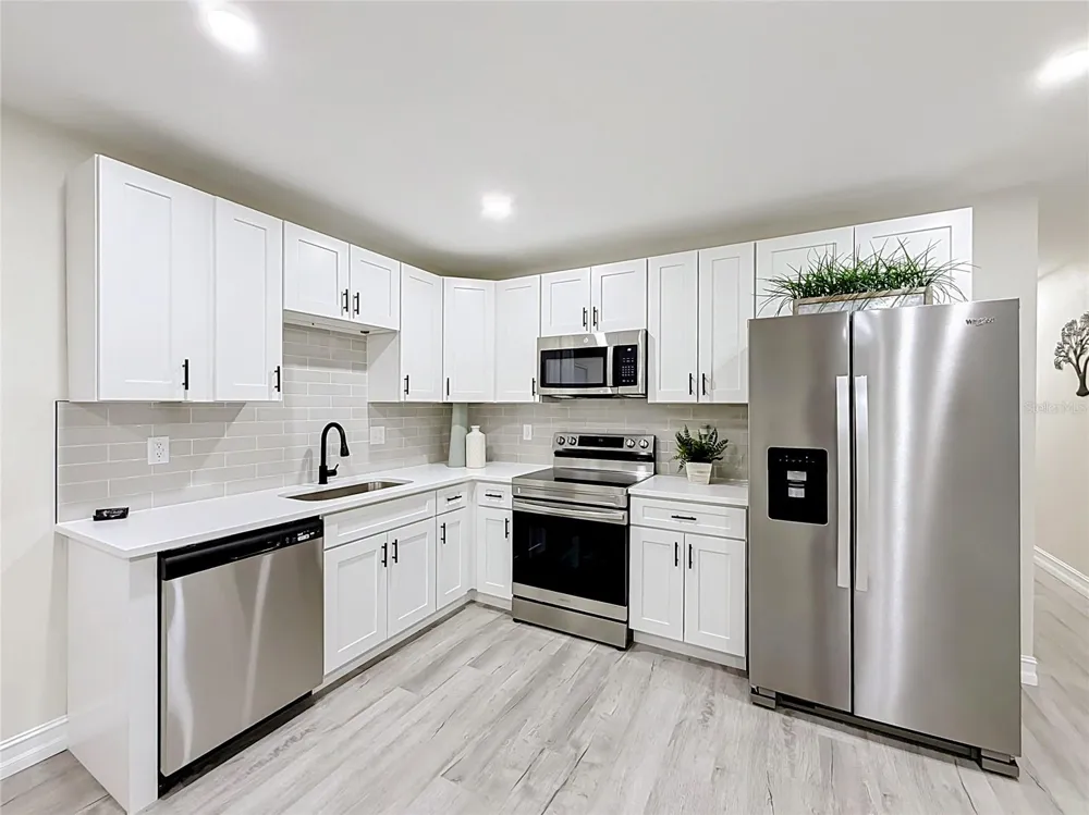 38910 MERRELL AVENUE Umatilla, FL 32784