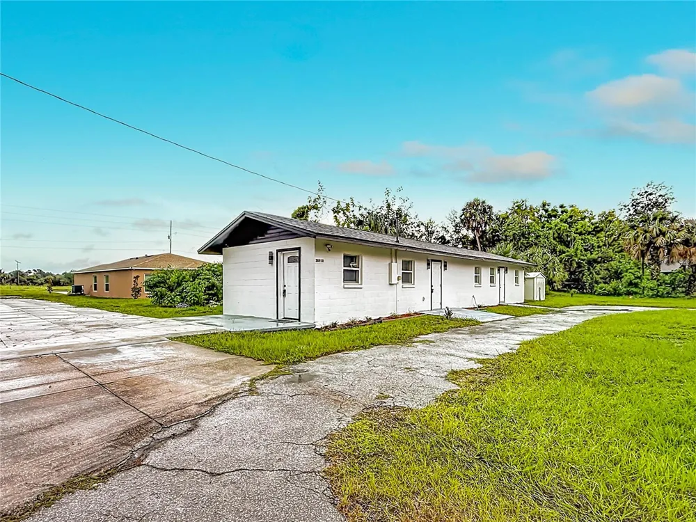 38910 MERRELL AVENUE Umatilla, FL 32784