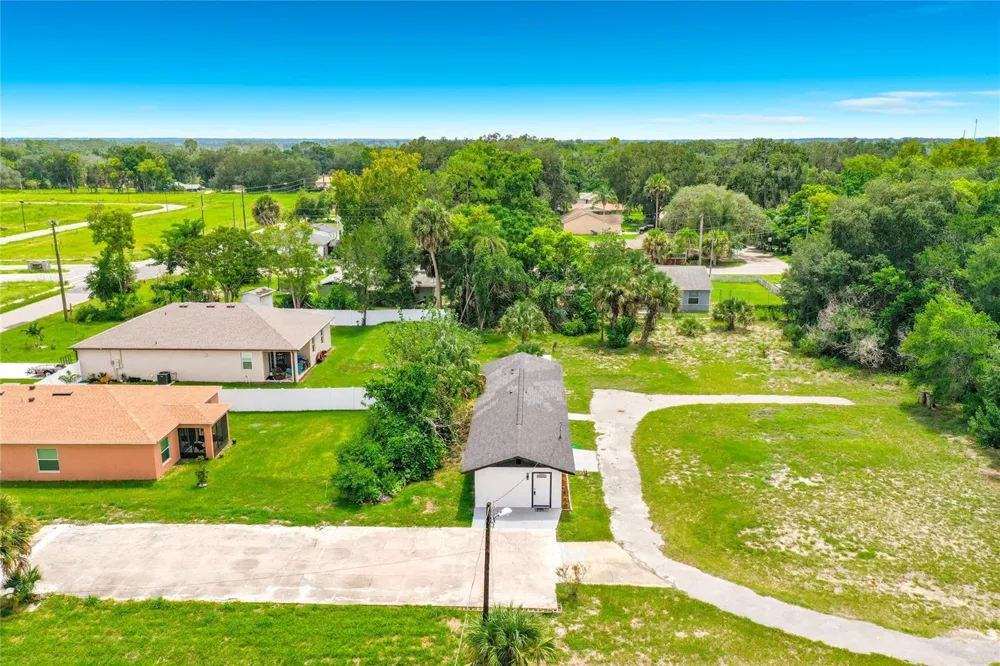 38910 MERRELL AVENUE Umatilla, FL 32784
