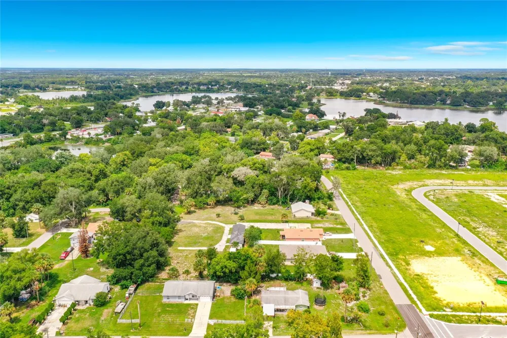 38910 MERRELL AVENUE Umatilla, FL 32784