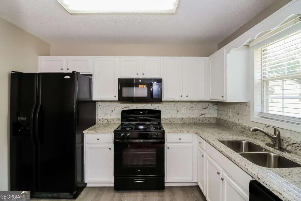 100 Ivy Glen CT Dallas, GA 30157