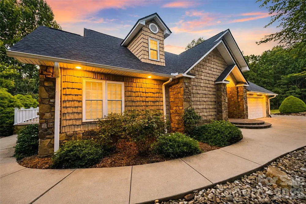 6047 Chaucer Lane Granite Falls, NC 28630