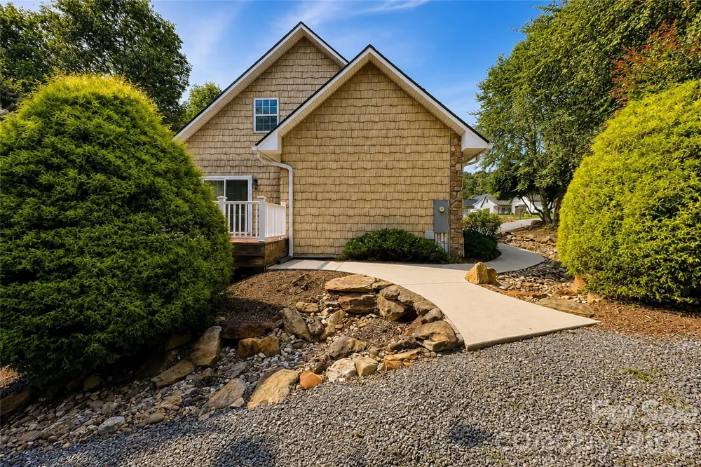 6047 Chaucer Lane Granite Falls, NC 28630