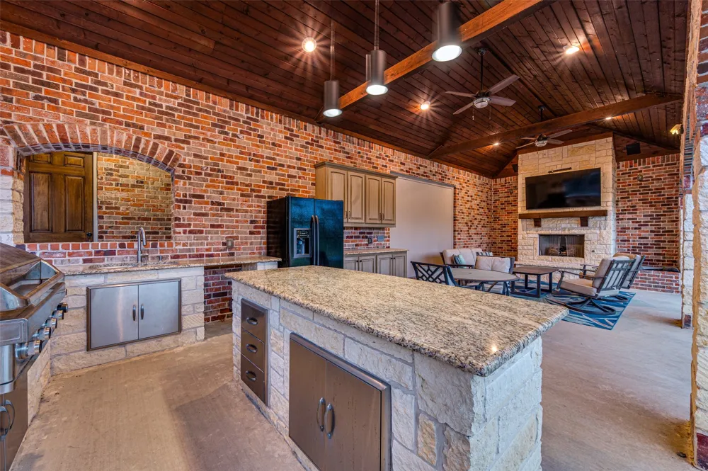 2821 WINDING CREEK ROAD Prosper, TX 75078