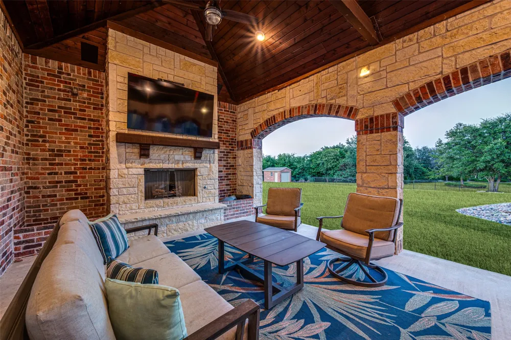 2821 WINDING CREEK ROAD Prosper, TX 75078