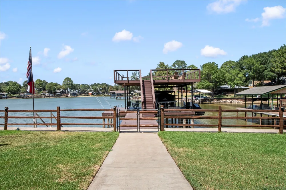 152 Sunset Drive Gun Barrel City, TX 75156
