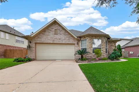 13719 Saxony Drive