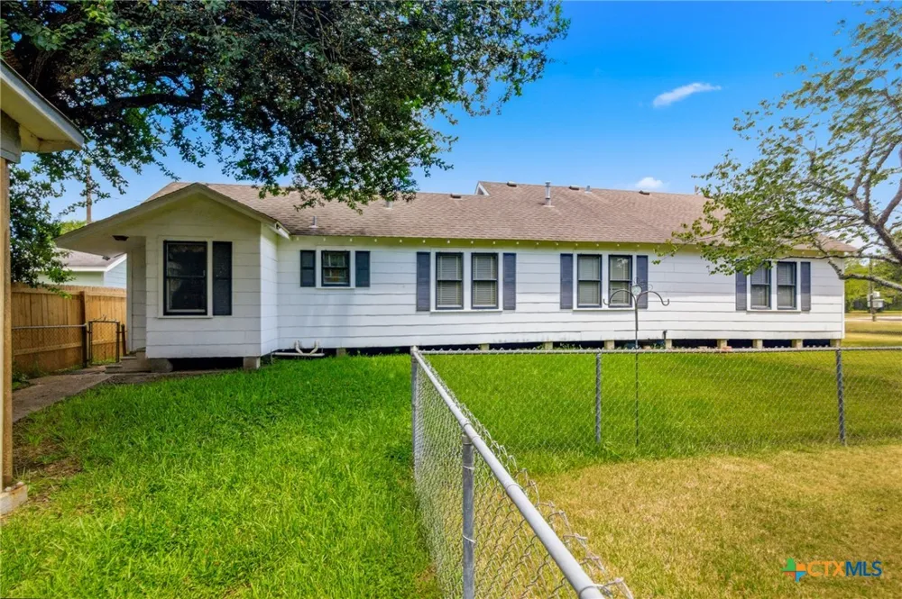 205 E Brazos Street Victoria, TX 77901