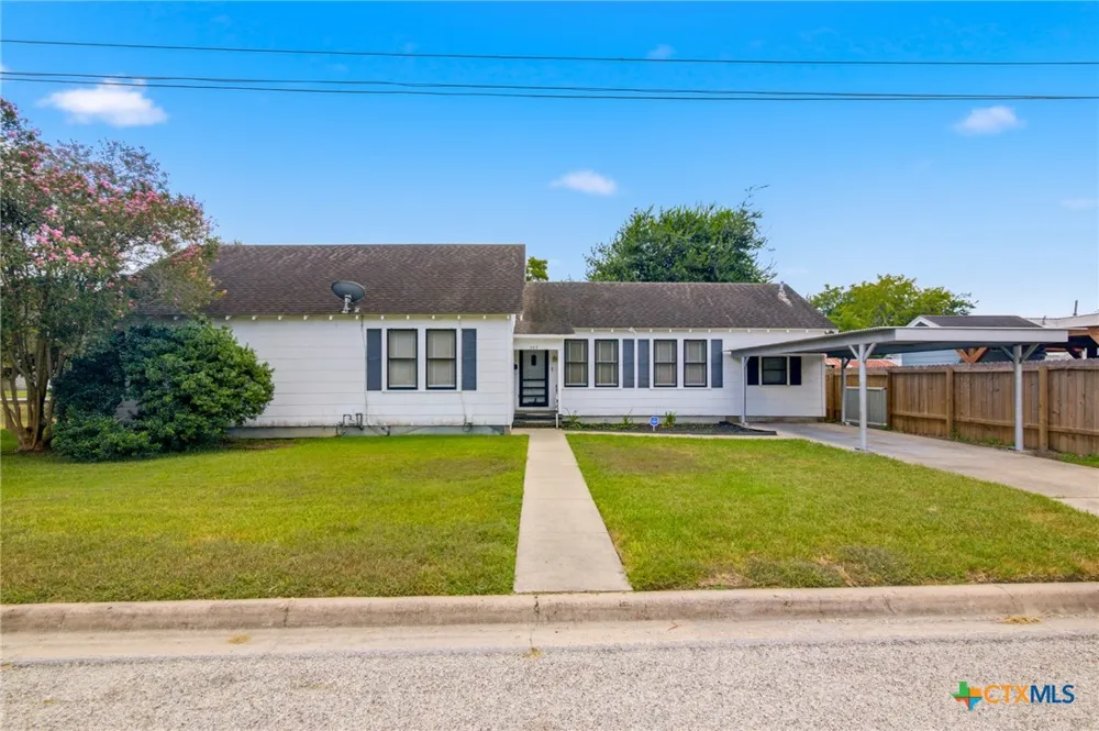 205 E Brazos Street Victoria, TX 77901