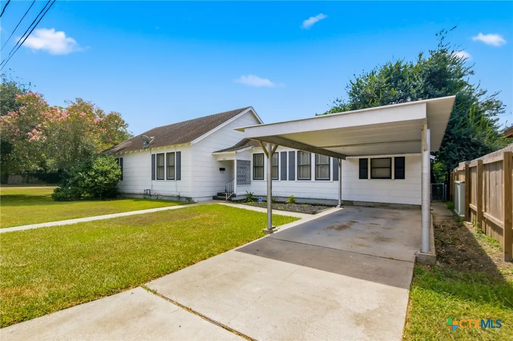 205 E Brazos Street Victoria, TX 77901