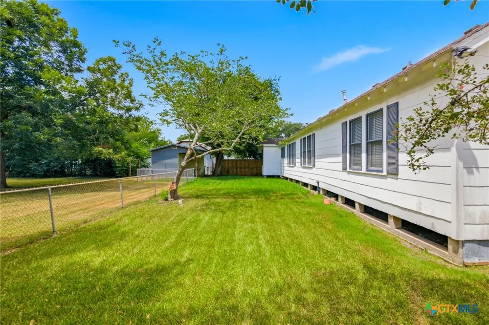205 E Brazos Street Victoria, TX 77901