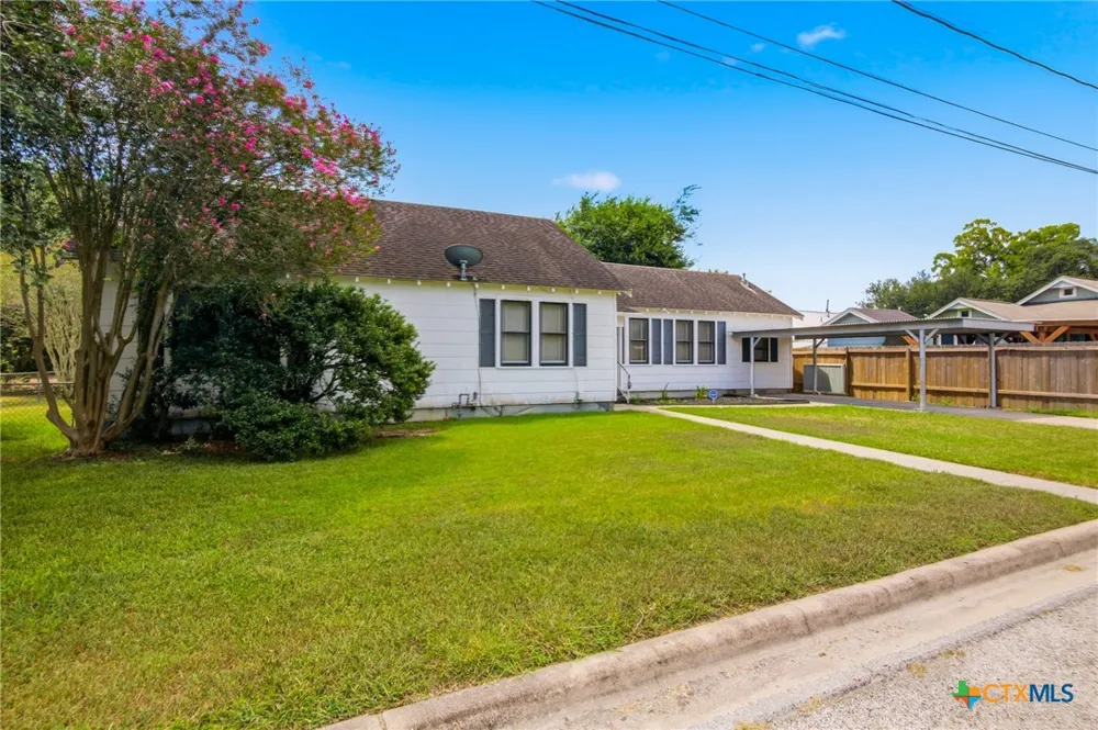 205 E Brazos Street Victoria, TX 77901