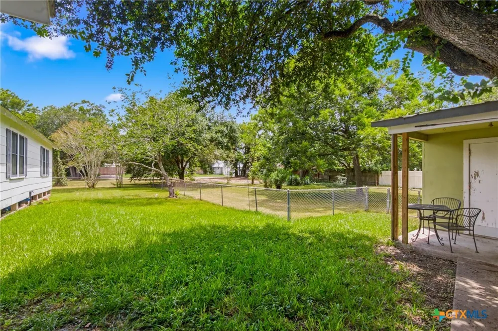 205 E Brazos Street Victoria, TX 77901