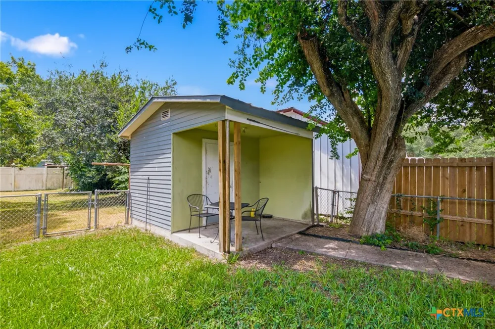 205 E Brazos Street Victoria, TX 77901