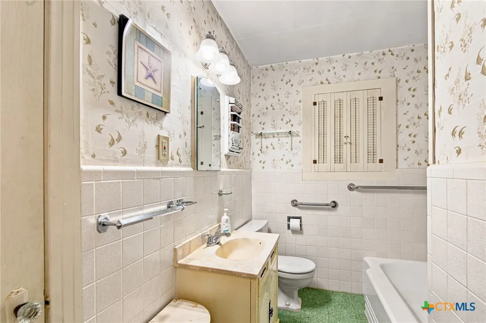 205 E Brazos Street Victoria, TX 77901