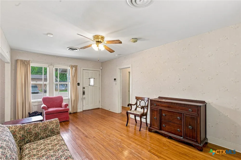 205 E Brazos Street Victoria, TX 77901