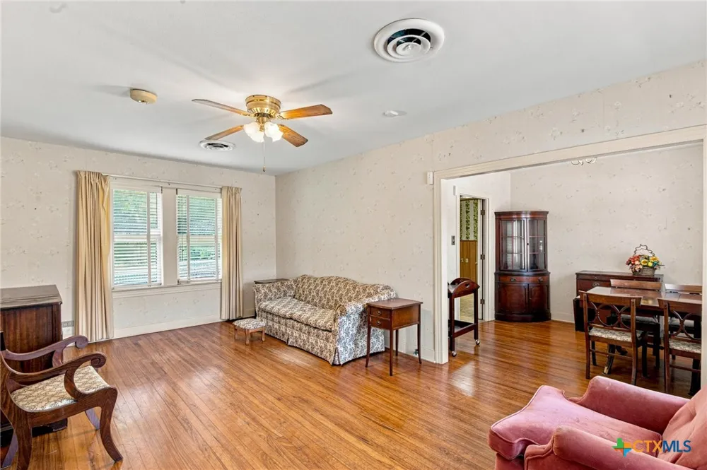 205 E Brazos Street Victoria, TX 77901