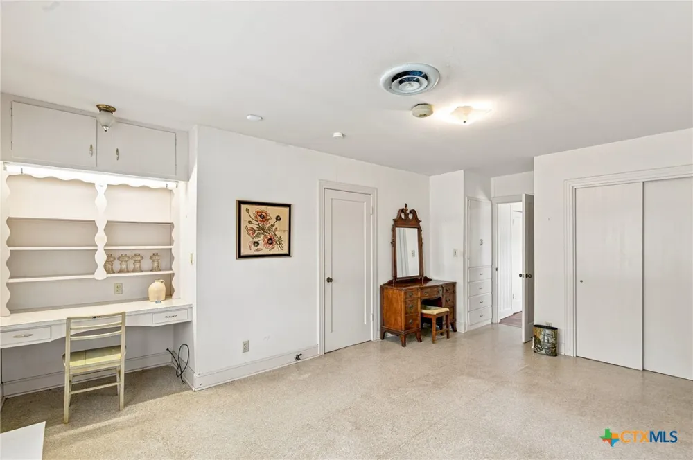 205 E Brazos Street Victoria, TX 77901