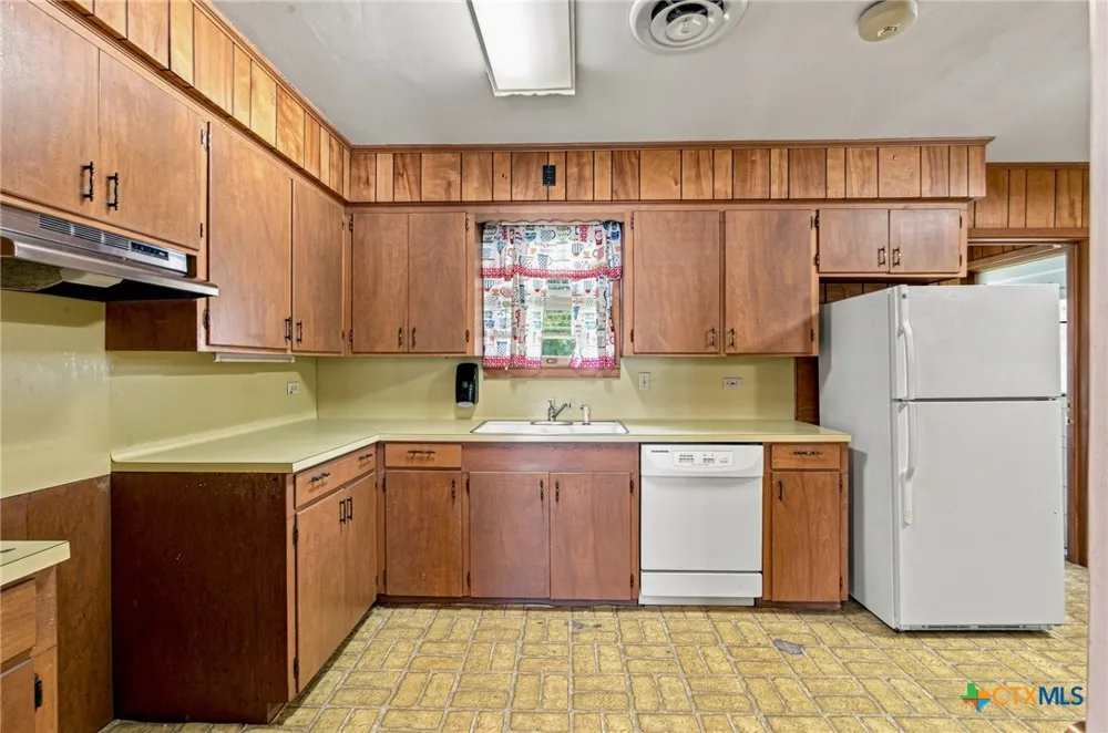 205 E Brazos Street Victoria, TX 77901