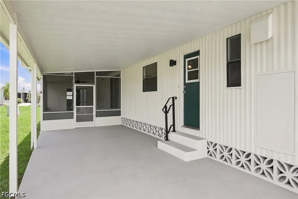 Loon Lane Naples, FL 34114