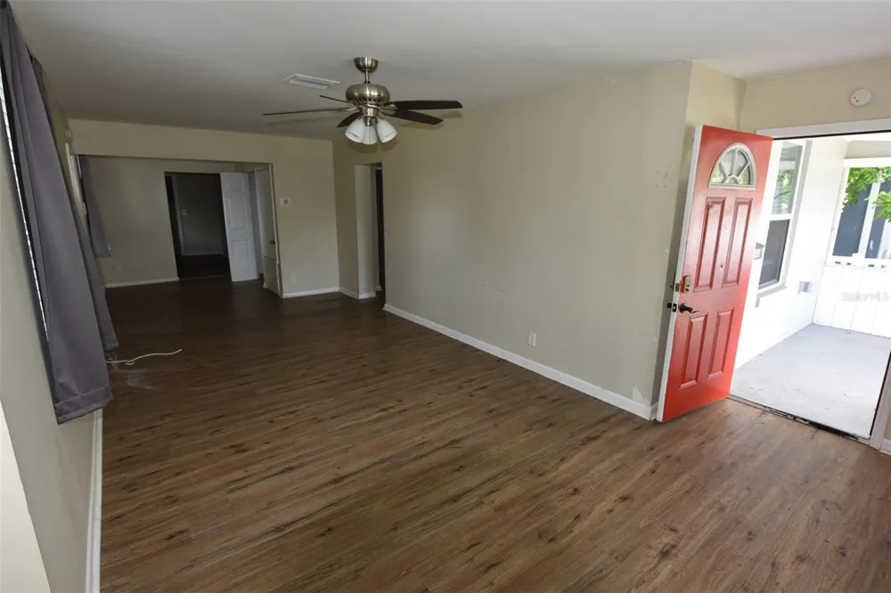 4642 10TH AVENUE S St Petersburg, FL 33711