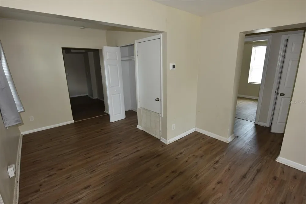 4642 10TH AVENUE S St Petersburg, FL 33711