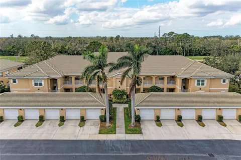 6326 GRAND OAK CIRCLE #203