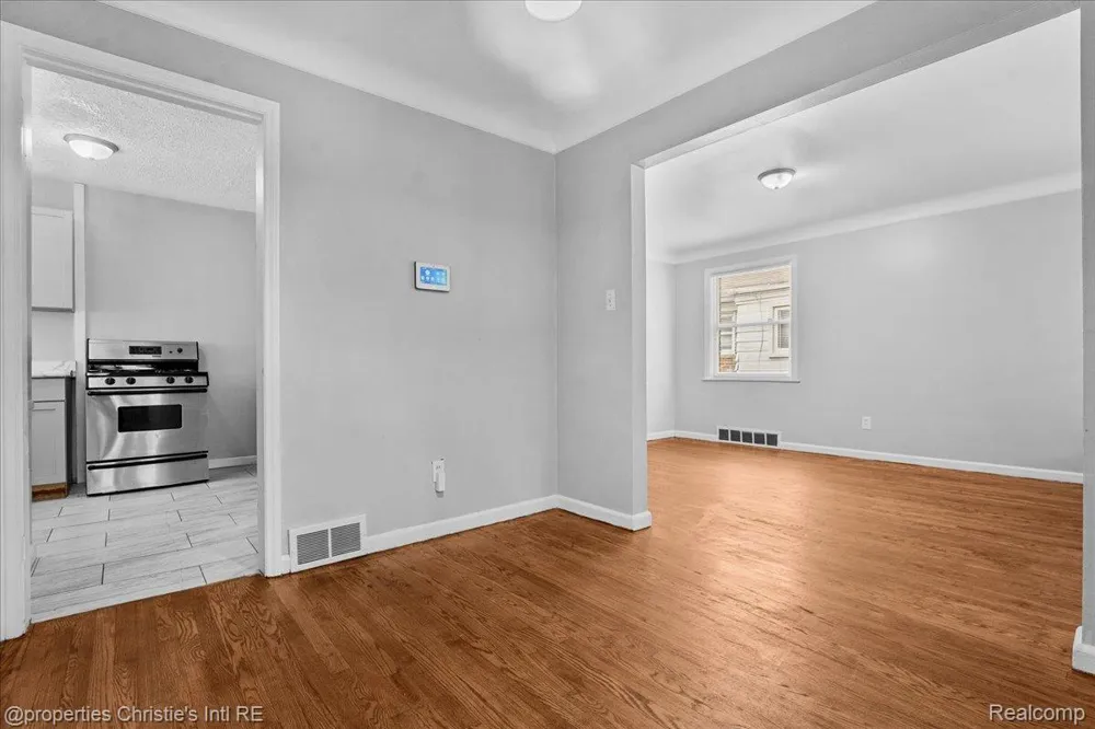 20220 Glastonbury Road Detroit City, MI 48219