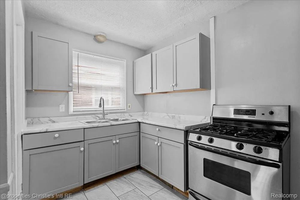 20220 Glastonbury Road Detroit City, MI 48219
