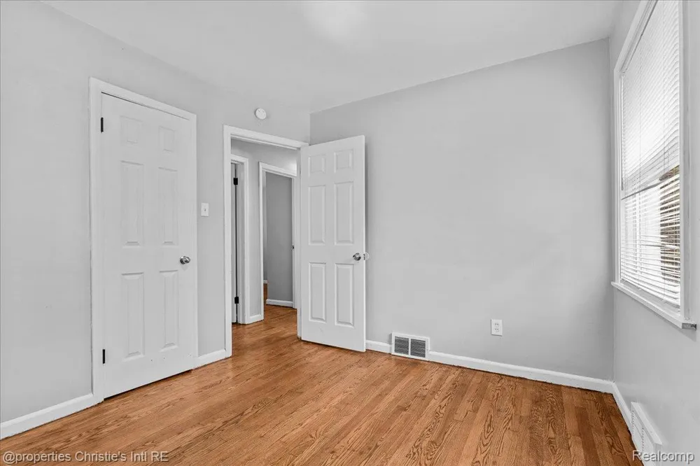 20220 Glastonbury Road Detroit City, MI 48219