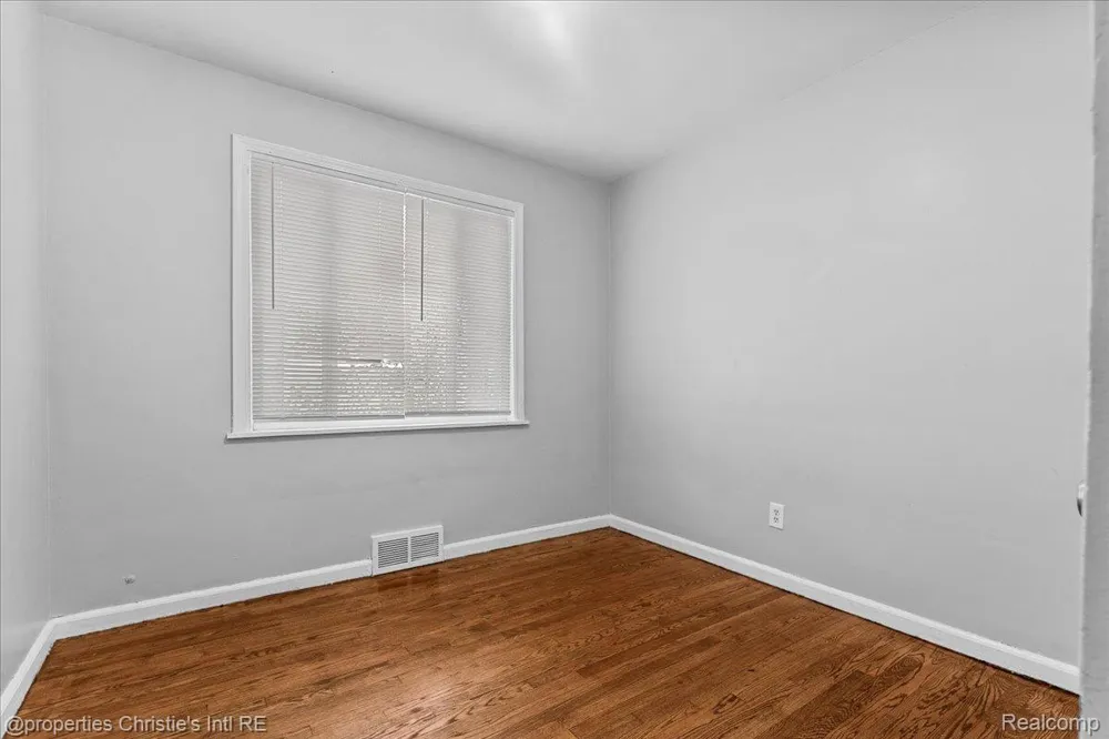 20220 Glastonbury Road Detroit City, MI 48219