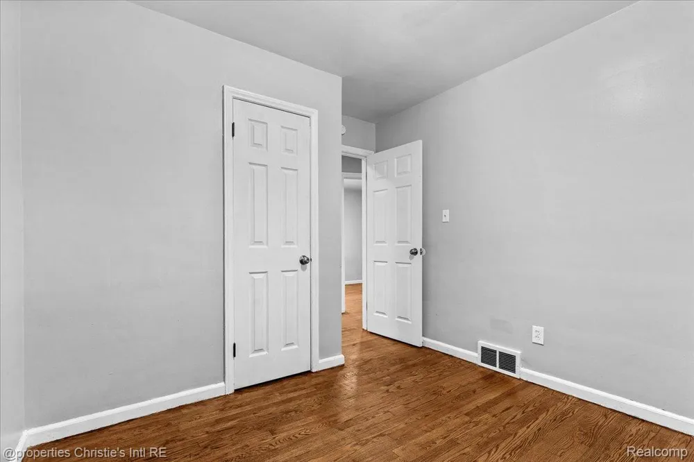 20220 Glastonbury Road Detroit City, MI 48219