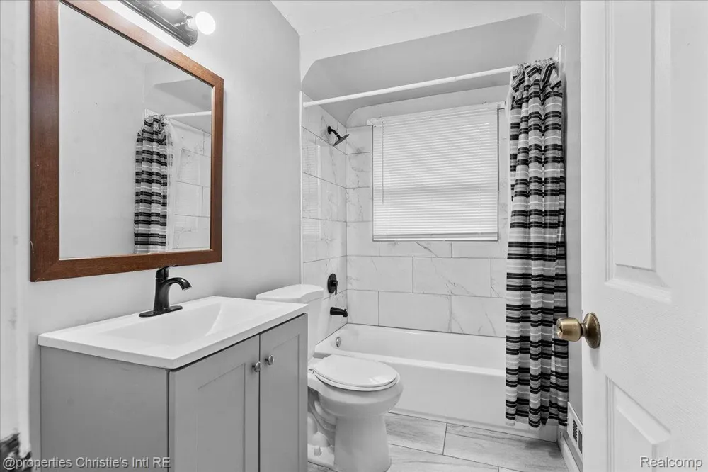 20220 Glastonbury Road Detroit City, MI 48219