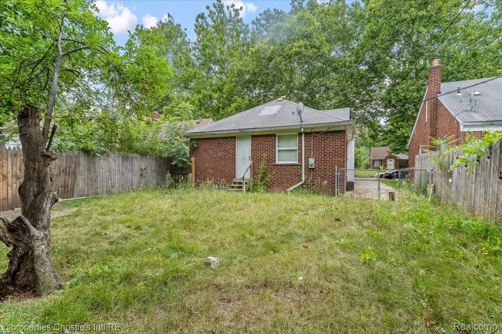 20220 Glastonbury Road Detroit City, MI 48219