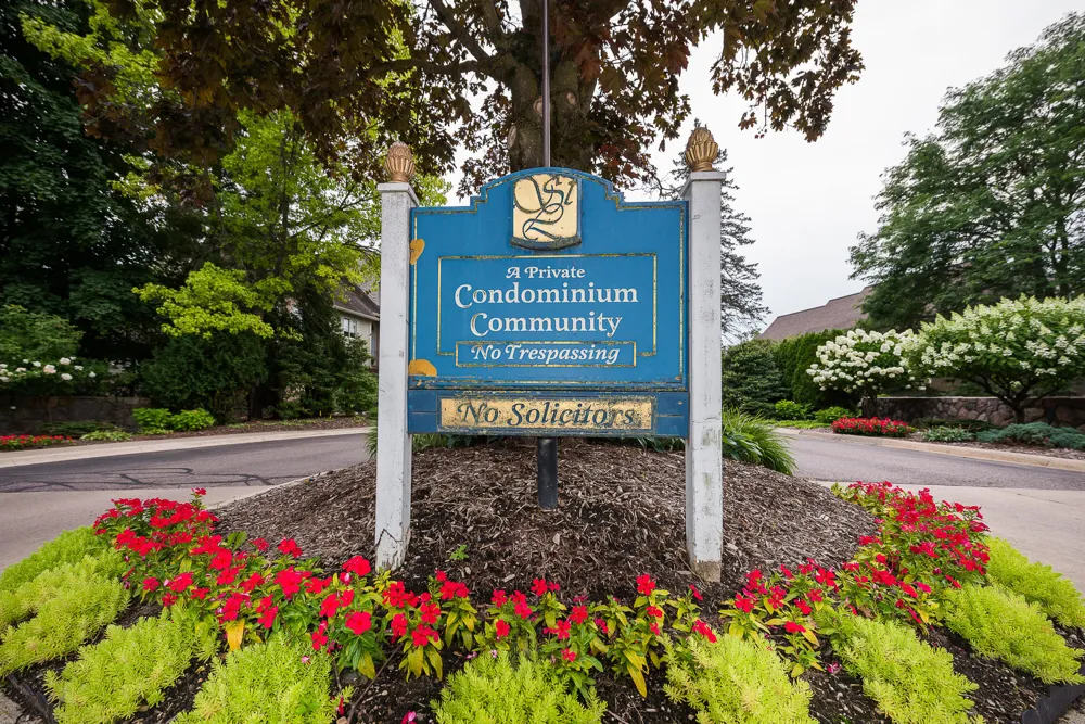 239 Saint Lawrence Boulevard Northville City, MI 48168
