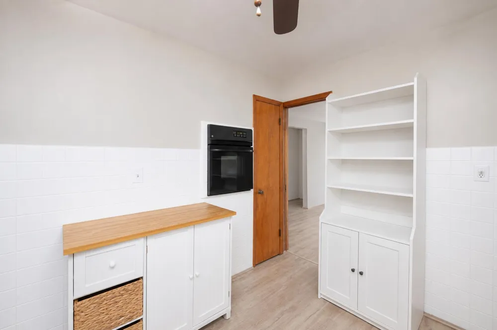 951 E Square Lake Troy City, MI 48085
